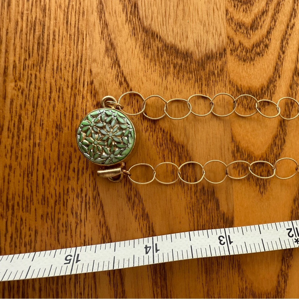 Elegant Green and Gold Bracelet